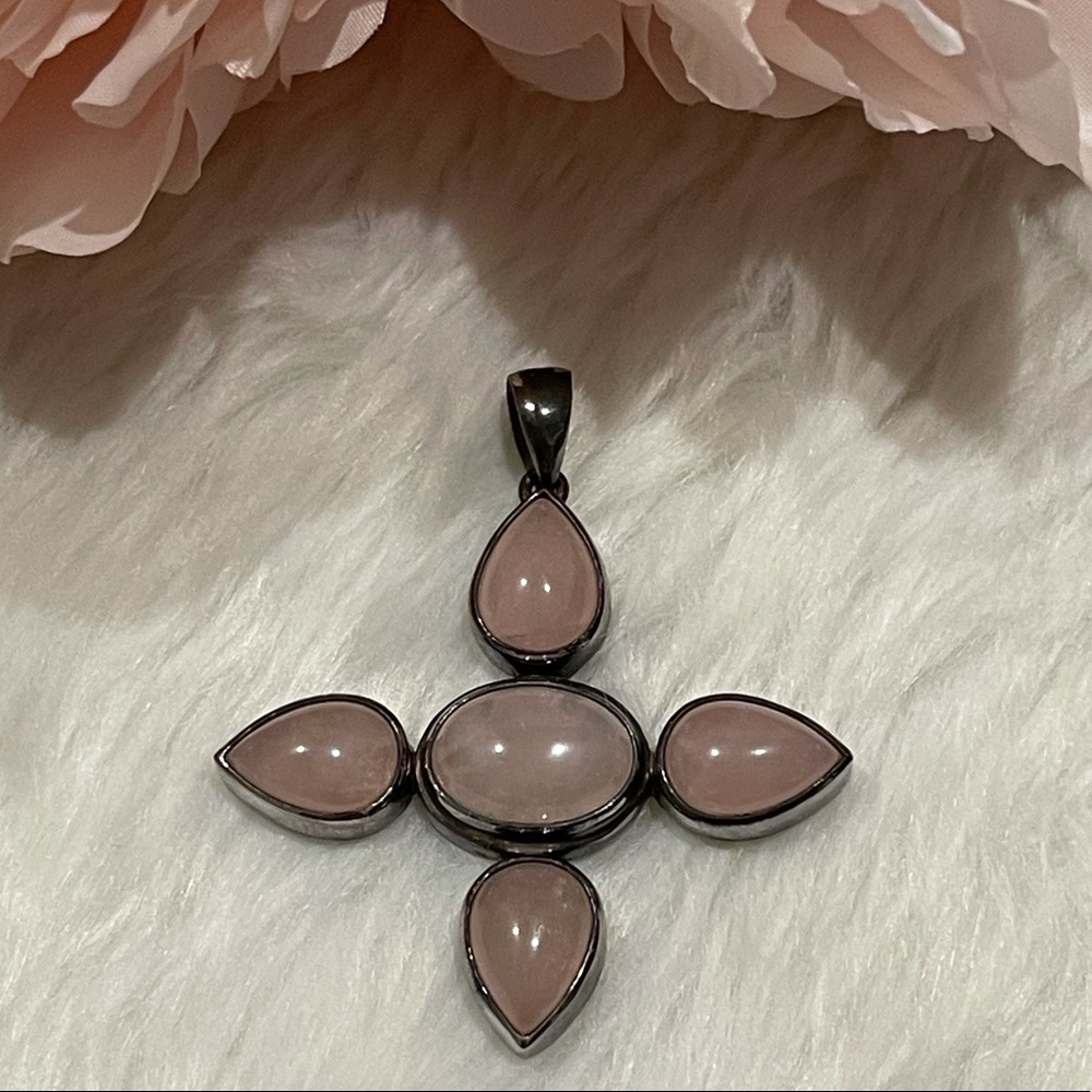 Large quartz pendant